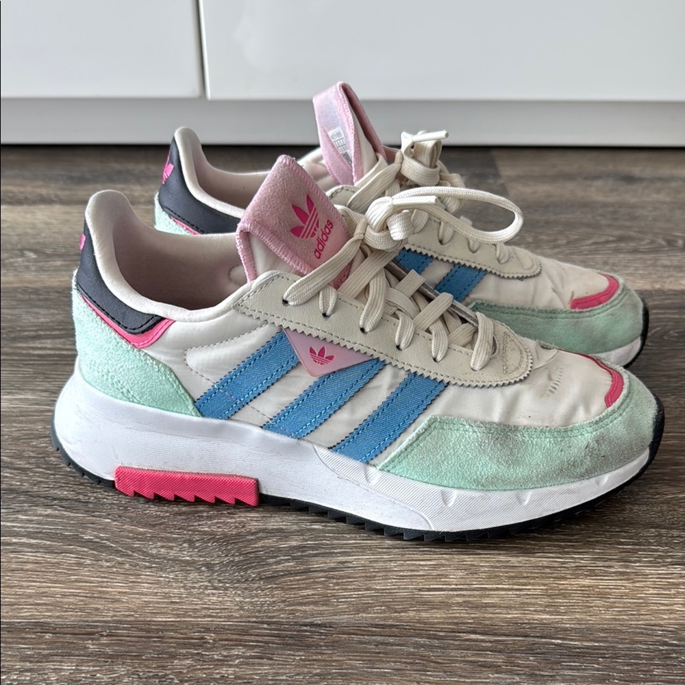 Adidas Retropy F2 Sneakers Women’s